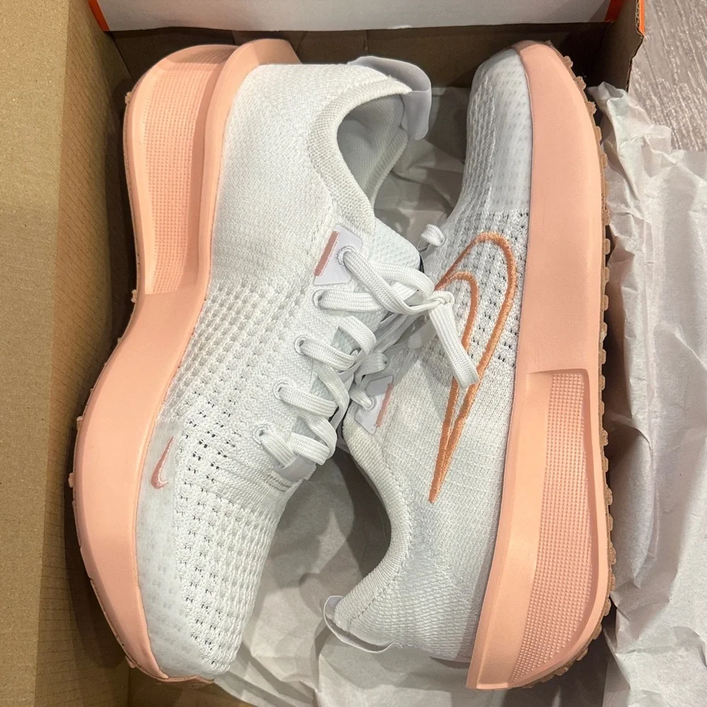 Nike Women's Interact Run Shoes - Picture 9 of 13